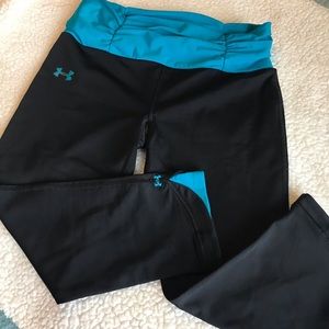 Women’s under armor capri workout leggings.